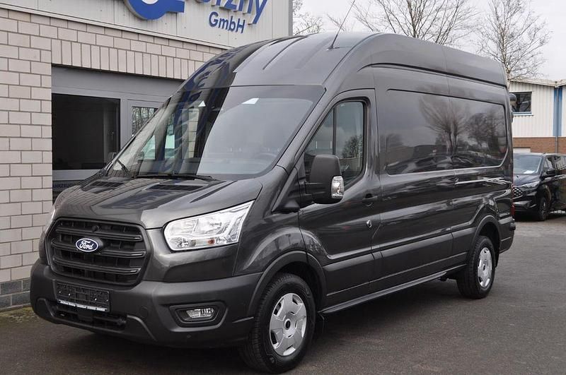 Gebraucht Ford Transit Trend 131 PS (96 kW) 2024 Grau Limousine