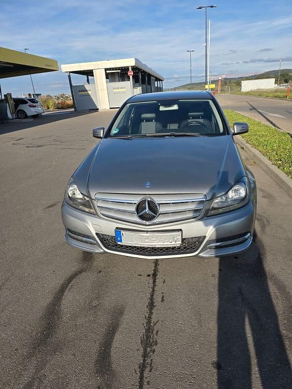 Grau Gebraucht 2013 Mercedes C220 Avantgarde Limousine | 10.600 € (Fairer Preis) - Bild 1/4