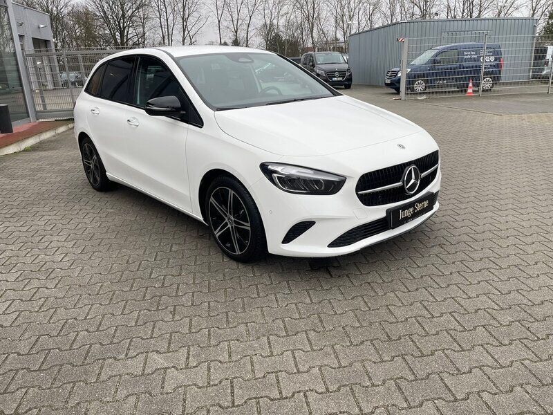 Gebraucht Mercedes B220 Progressive 190 PS (139 kW) 2023 Unilack polarweiß Van / Kleinbus