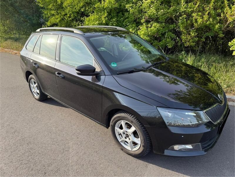 Schwarz Gebraucht 2015 Skoda Fabia Kombi | 4.950 € (Superpreis) - Bild 1/4