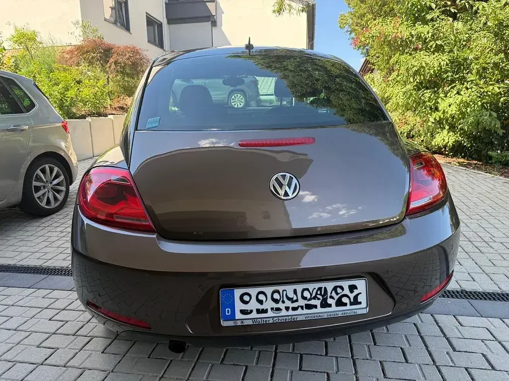 Gebraucht VW Beetle Design 105 PS (77 kW) 2012 Braun Kleinwagen