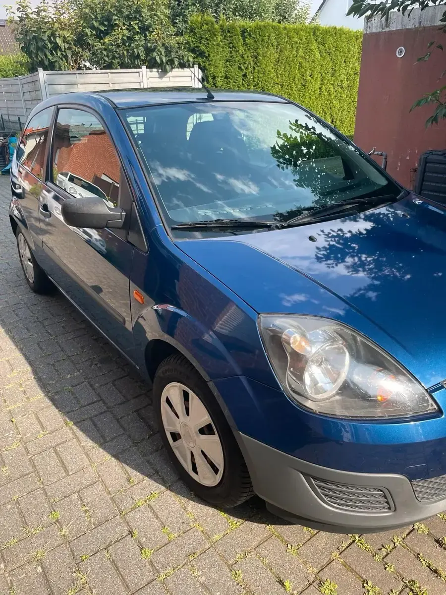 Gebraucht Ford Fiesta 70 PS (51 kW) 2007 Blau Kleinwagen