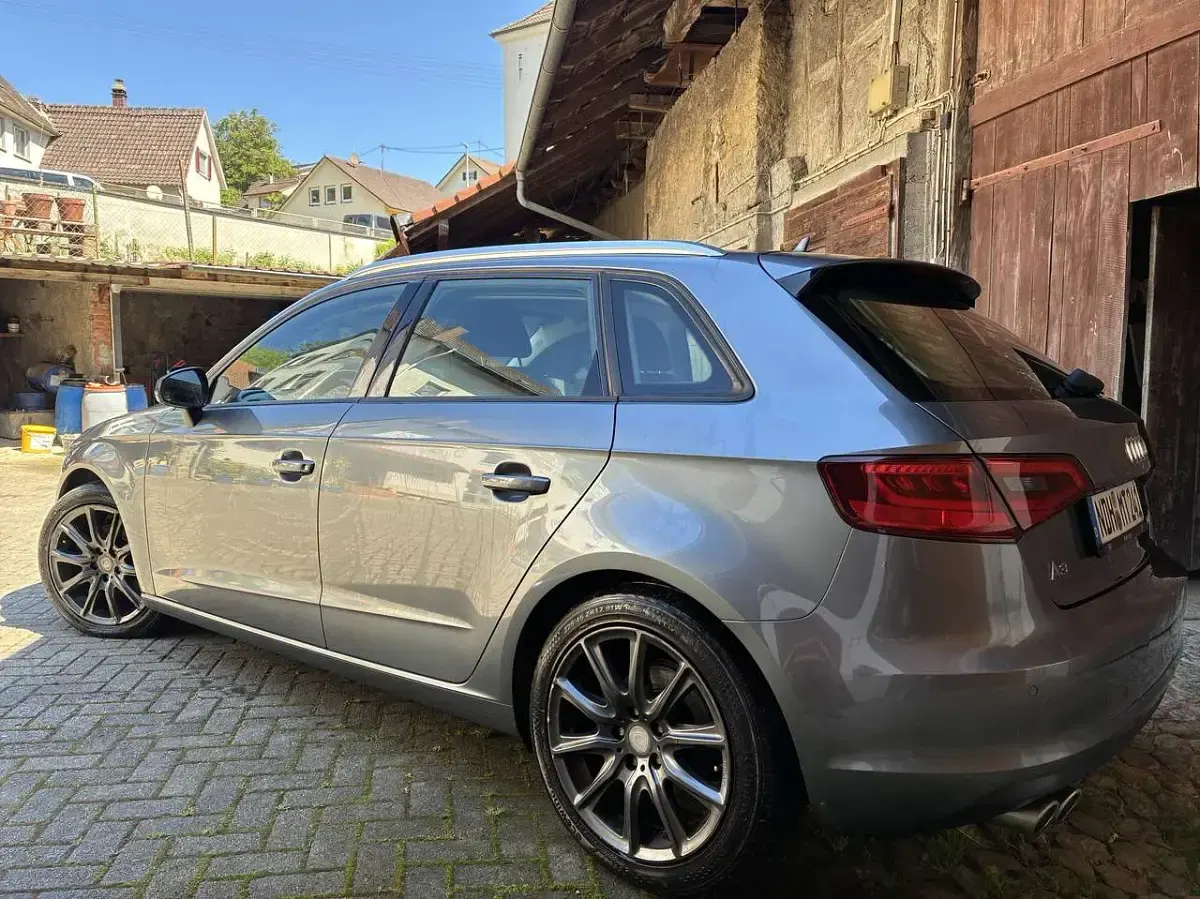 Gebraucht Audi A3 Ambition 150 PS (110 kW) 2015 Grau Kleinwagen