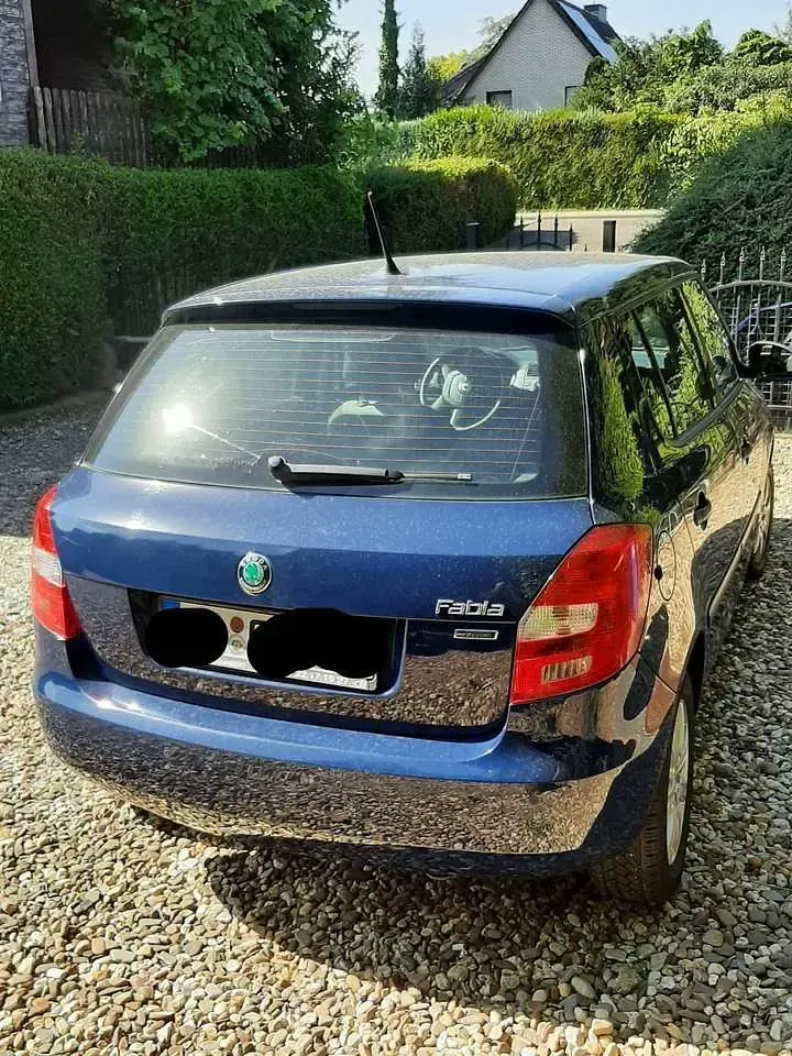 Gebraucht Skoda Fabia Ambition 60 PS (44 kW) 2012 Blau Kleinwagen