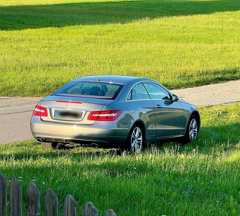 Usata Mercedes E350 231 CV (169 kW) 2009 Grigio Coupé