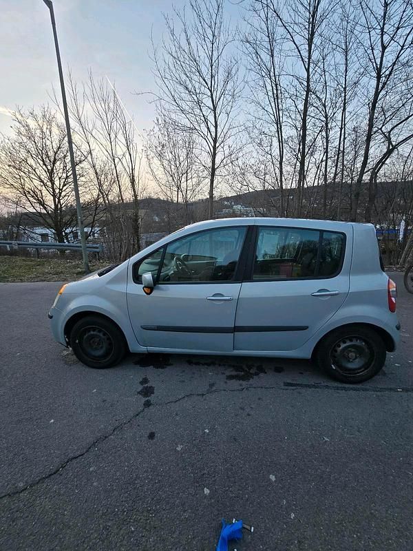 Gebraucht Renault Modus 75 PS (55 kW) 2005 Silber Van / Kleinbus