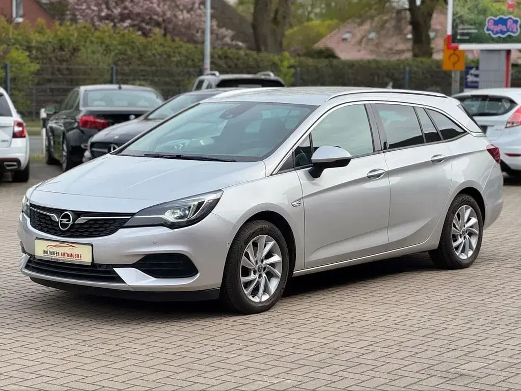 Gebraucht Opel Astra Elegance 122 PS (89 kW) 2020 Argonsilber/sovereign/switchbl Kombi