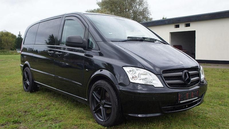Schwarz Gebraucht 2014 Mercedes Vito Van / Kleinbus | 14.400 € (Fairer Preis) - Bild 1/4
