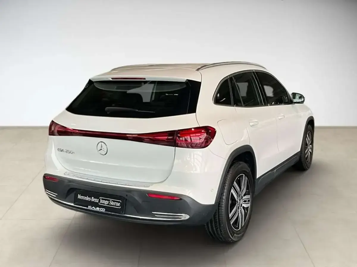 Gebraucht Mercedes EQA250+ Advanced 139 kW (190 PS) 2025 Weiß SUV