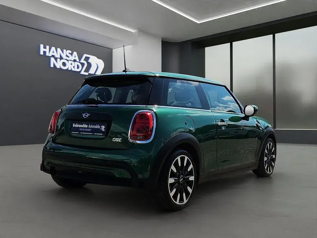 Gebraucht Mini ONE 102 PS (75 kW) 2022 Grün / british racing green (metallic) Kleinwagen