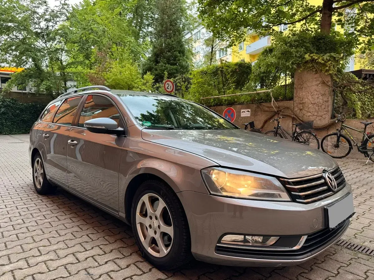Usata VW Passat 105 CV (77 kW) 2011 Beige Station wagon