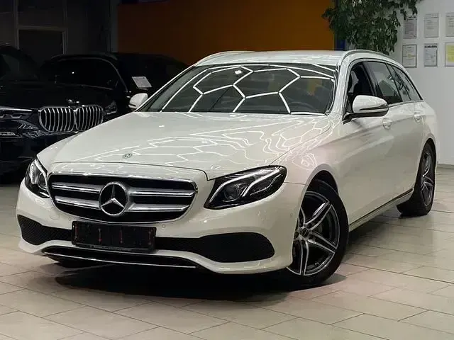 Usado Mercedes E220 Avantgarde 194 CV (142 kW) 2017 Blanco Familiar