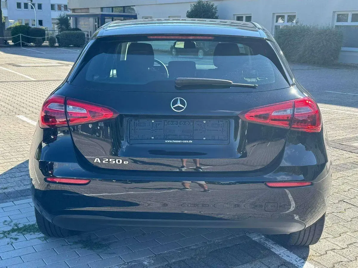 Gebraucht Mercedes A250 218 PS (160 kW) 2022 Schwarz Limousine