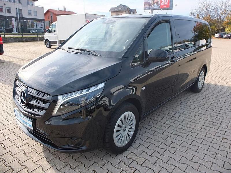 Schwarz Gebraucht 2024 Mercedes Vito Kombi | 41.650 € - Bild 1/4