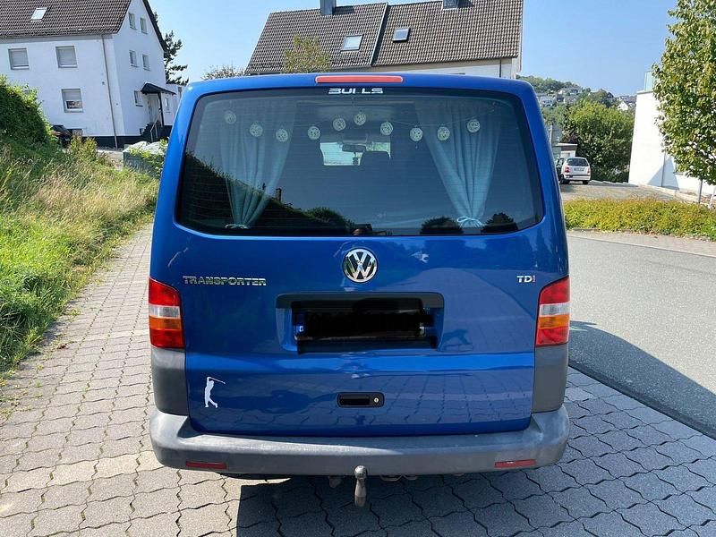Gebraucht VW T5 105 PS (77 kW) 2010 Blau Van