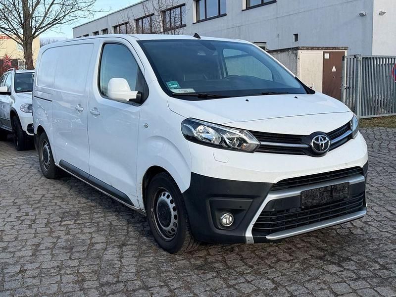 Gebraucht Toyota Proace 116 PS (85 kW) 2018 Weiß Van / Kleinbus