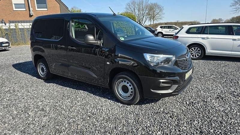 Gebraucht Opel Combo Selection 110 PS (80 kW) 2022 Schwarz Van / Kleinbus