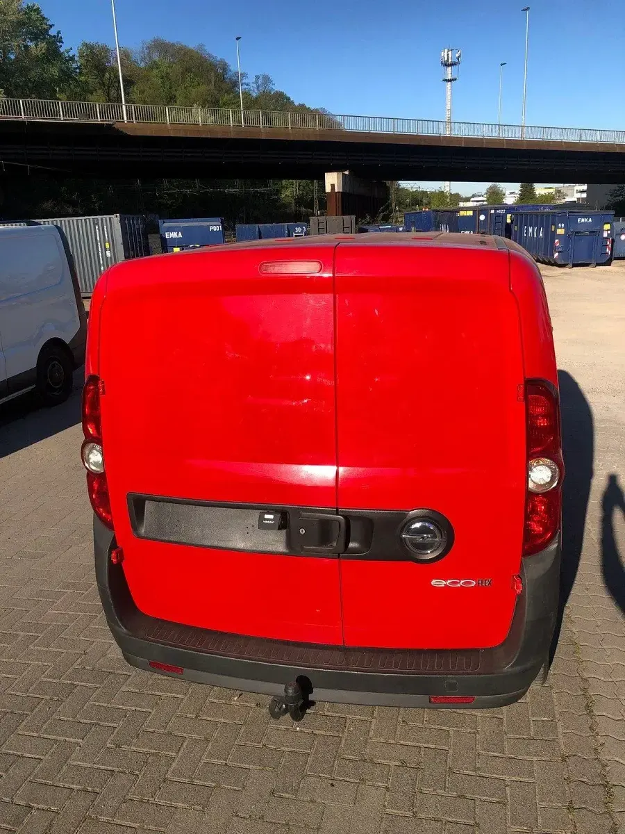 Używany Opel Combo 90 KM (66 kW) 2014 Czerwony Minivan