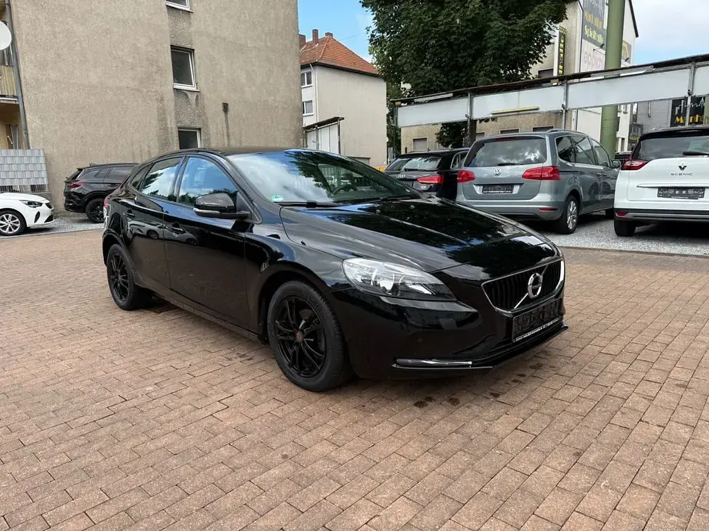 Gebraucht Volvo V40 Kinetic 120 PS (88 kW) 2017 Schwarz Limousine