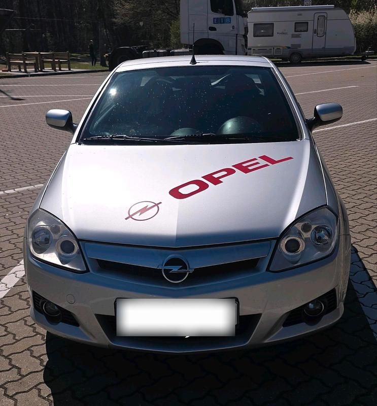 Gebraucht Opel Tigra 90 PS (66 kW) 2006 Silber Cabrio