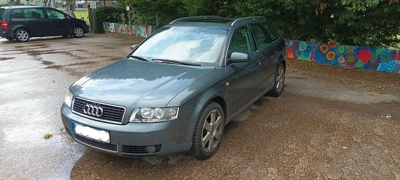Grau Gebraucht 2002 Audi A4 Kombi | 3.750 € (Etwas zu teuer) - Bild 1/4