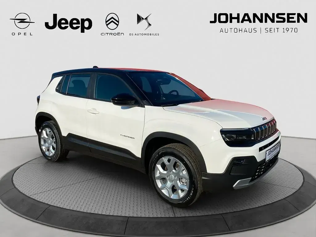 Neu Jeep Avenger Altitude 110 PS (80 kW) 2026 Schwarz SUV