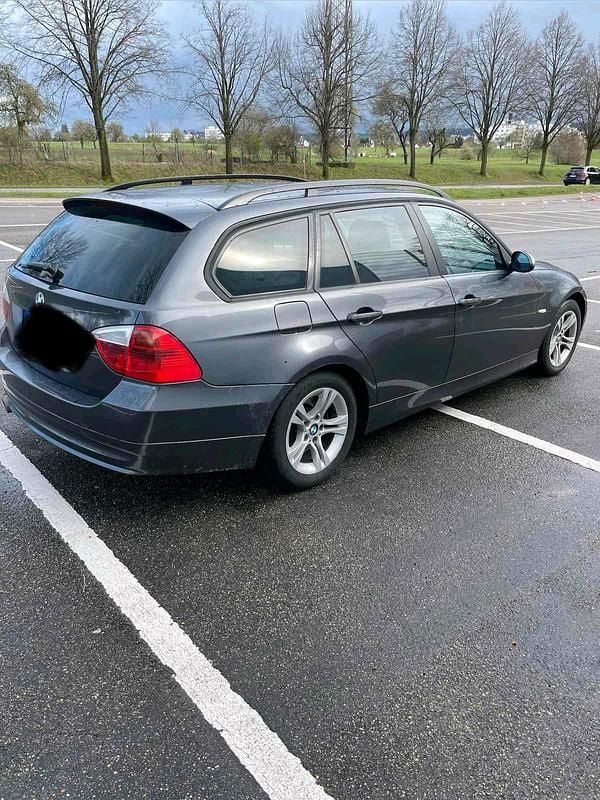 Gebraucht BMW 320 177 PS (130 kW) 2008 Grau Kombi
