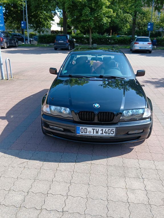 Schwarz Gebraucht 2001 BMW 316 Sport Line Limousine | 2.600 € (Fairer Preis) - Bild 1/4