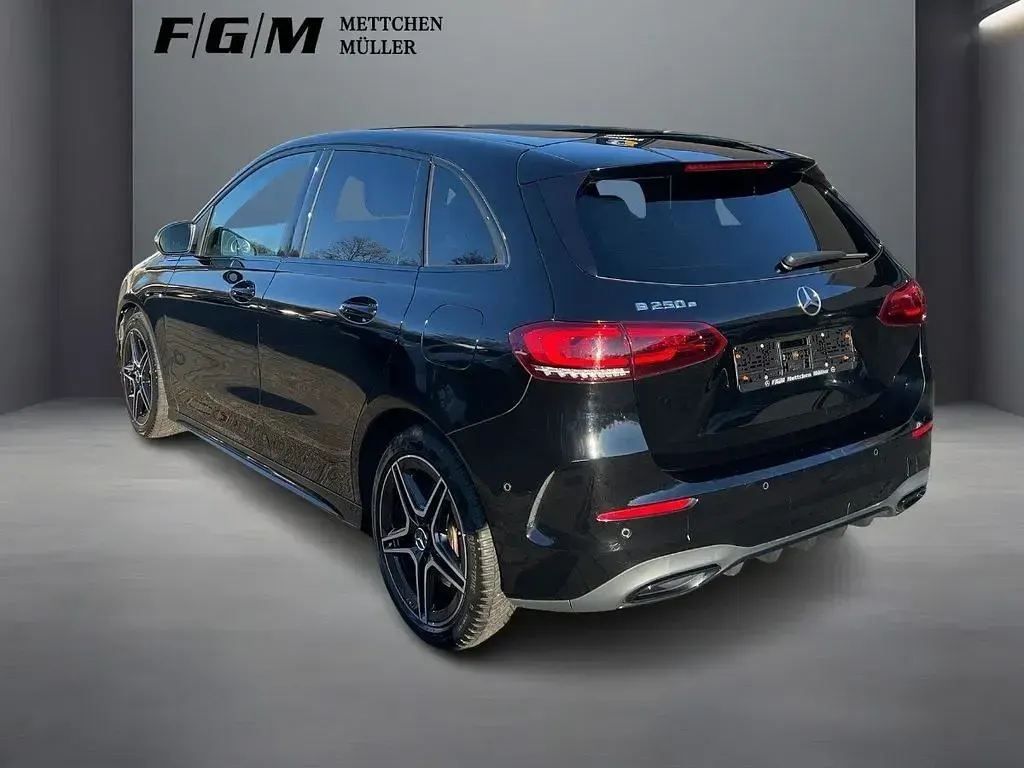 Gebraucht Mercedes B250 AMG line 160 PS (117 kW) 2021 Unilack nachtschwarz Kleinwagen