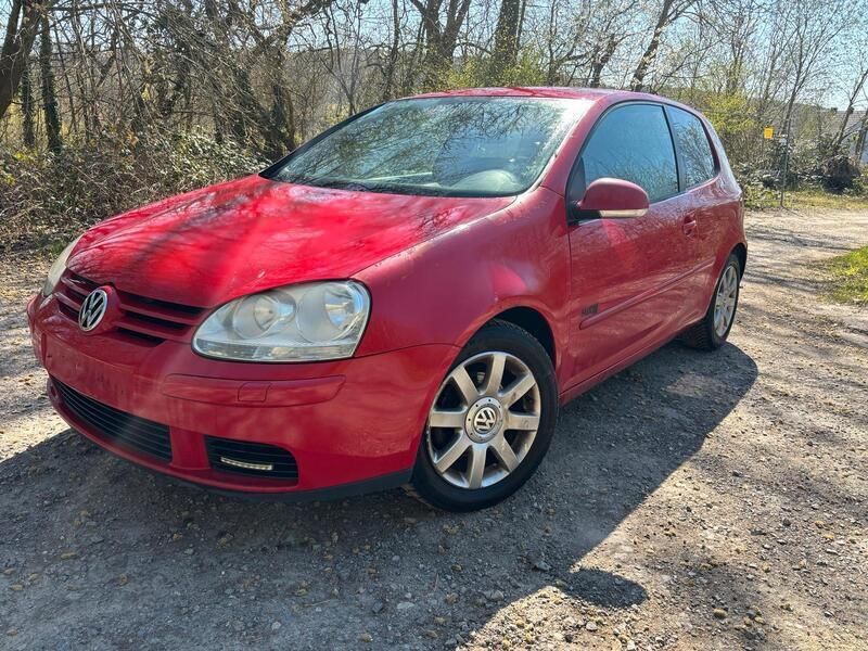 Rot Gebraucht 2005 VW Golf V Limousine | 600 € (Superpreis) - Bild 1/4