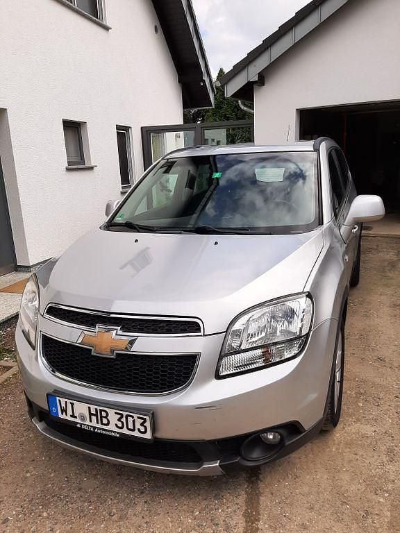 Silber Gebraucht 2012 Chevrolet Orlando LTZ Van / Kleinbus | 6.900 € (Fairer Preis) - Bild 1/4