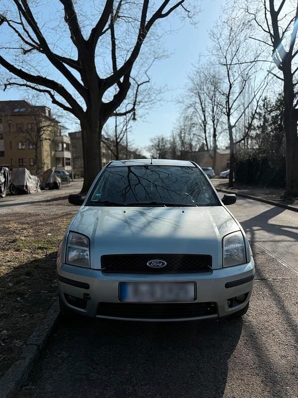 Gebraucht Ford Fusion 68 PS (50 kW) 2004 Grün Kleinwagen