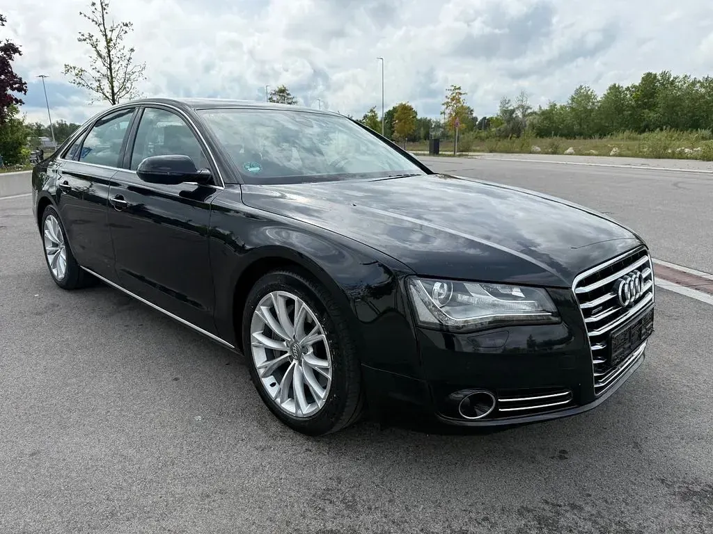 Gebraucht Audi A8 Ambiente 250 PS (183 kW) 2013 Phantomschwarz Limousine