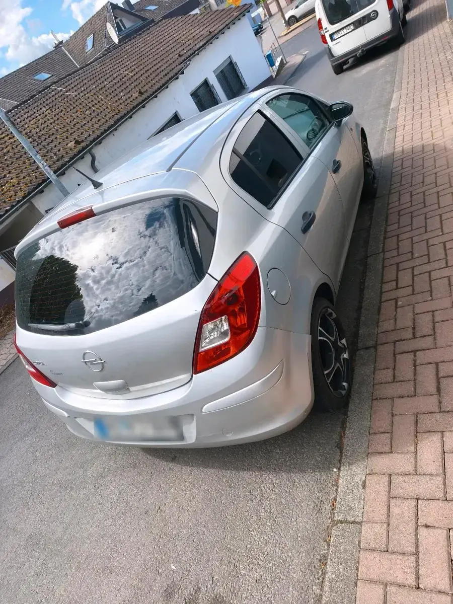 Gebraucht Opel Corsa 80 PS (58 kW) 2009 Silber Kleinwagen