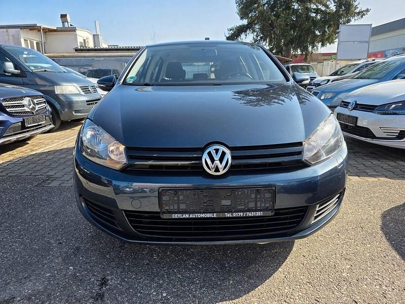 Gebraucht VW Golf VI Comfortline 105 PS (77 kW) 2011 Blau Kleinwagen