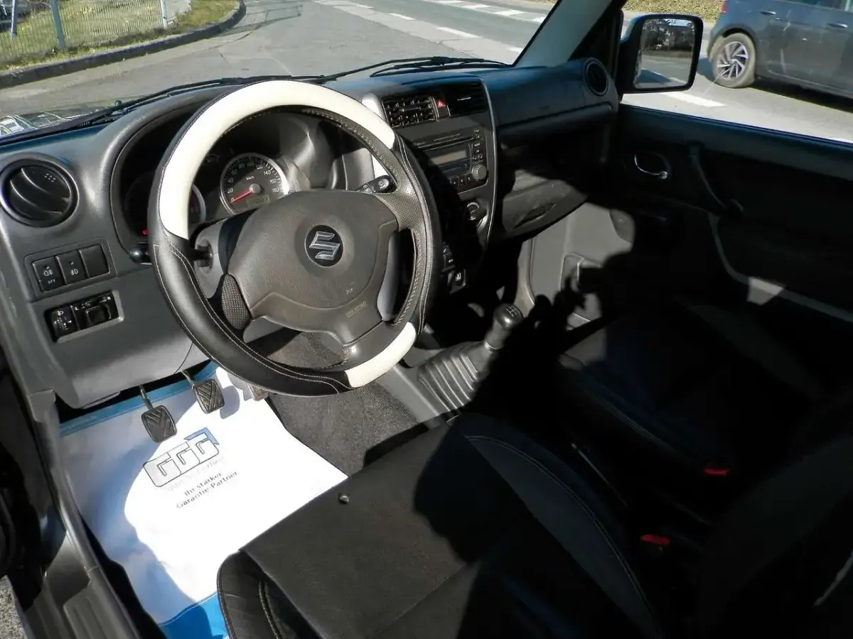 Gebraucht Suzuki Jimny 86 PS (63 kW) 2012 Grau SUV
