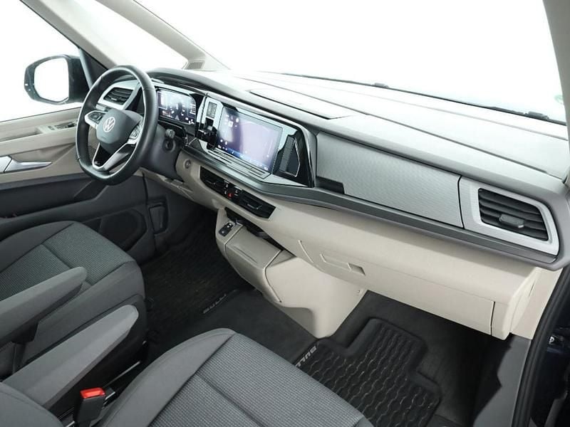 Gebraucht VW Multivan Basis 150 PS (110 kW) 2025 Van / Kleinbus