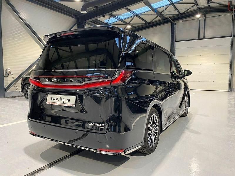 Neu Lexus LM350h Executive Line 250 PS (183 kW) 2025 Schwarz Van / Kleinbus