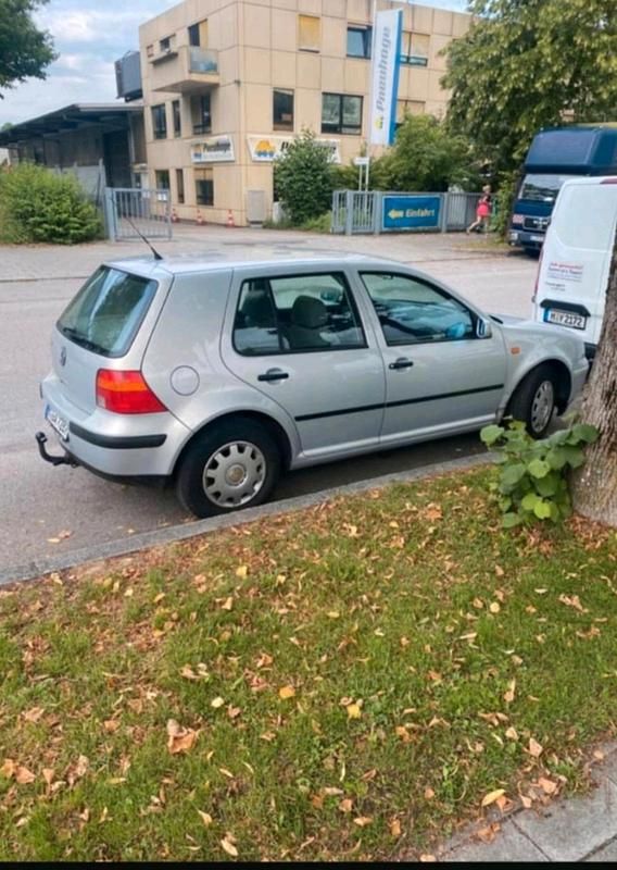 Grau Gebraucht 2000 VW Golf IV Limousine | 999 € (Fairer Preis) - Bild 1/4