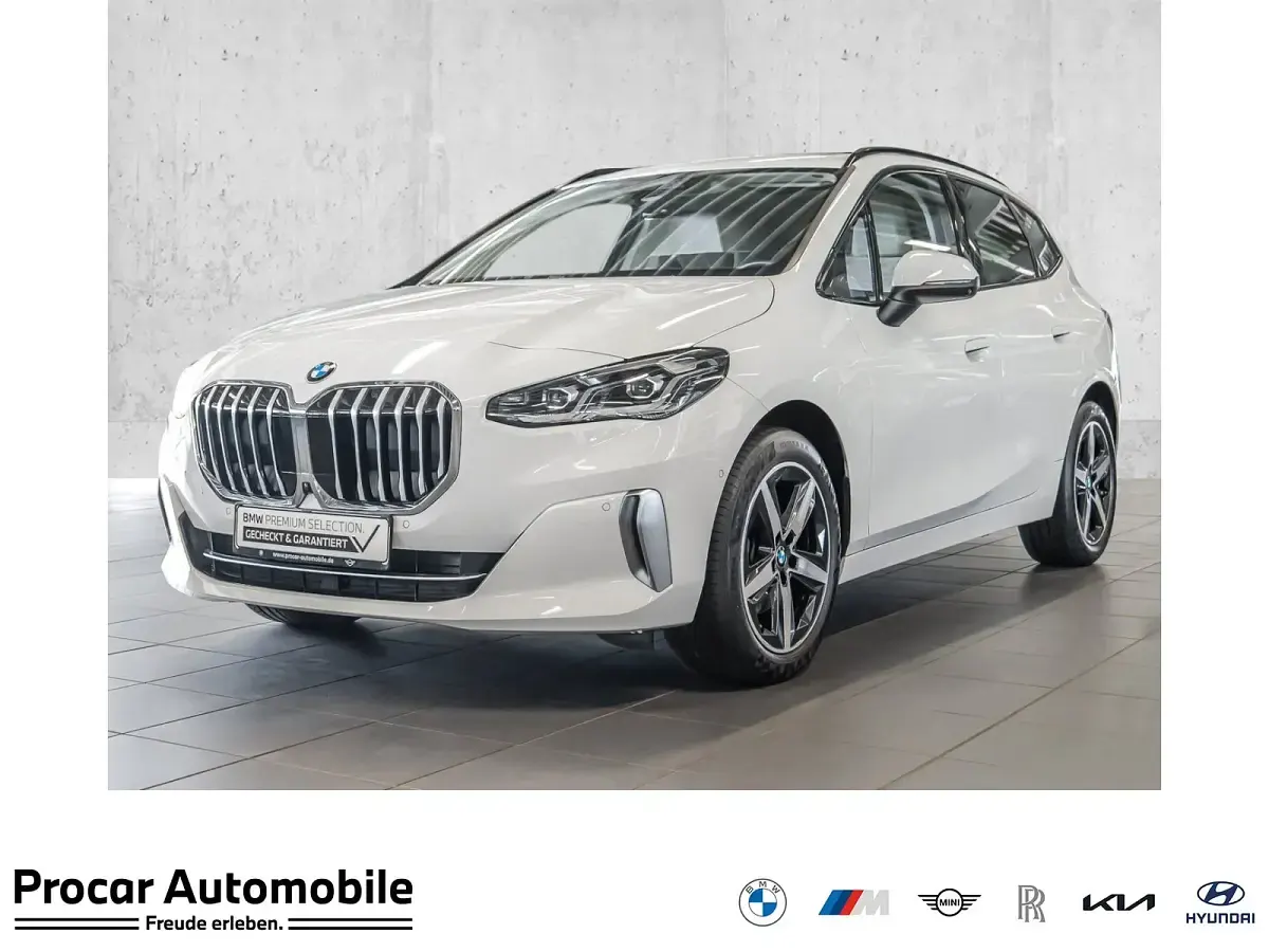 Gebraucht BMW 218 Active Tourer Luxury Line 150 PS (110 kW) 2023 Van / Kleinbus