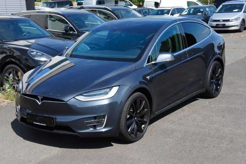 Grau Gebraucht 2020 Tesla Model X Long Range AWD SUV | 50.888 € (Teuer) - Bild 1/4