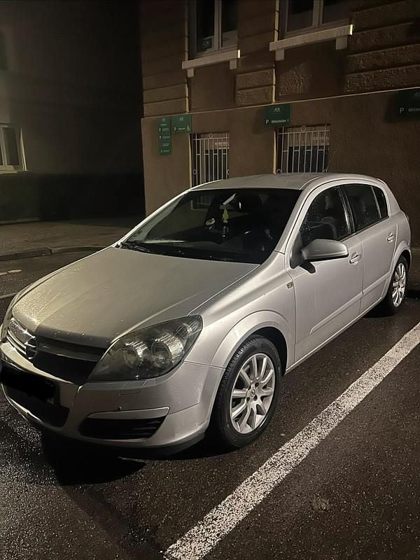 Gebraucht Opel Astra 105 PS (77 kW) 2005 Grau Limousine