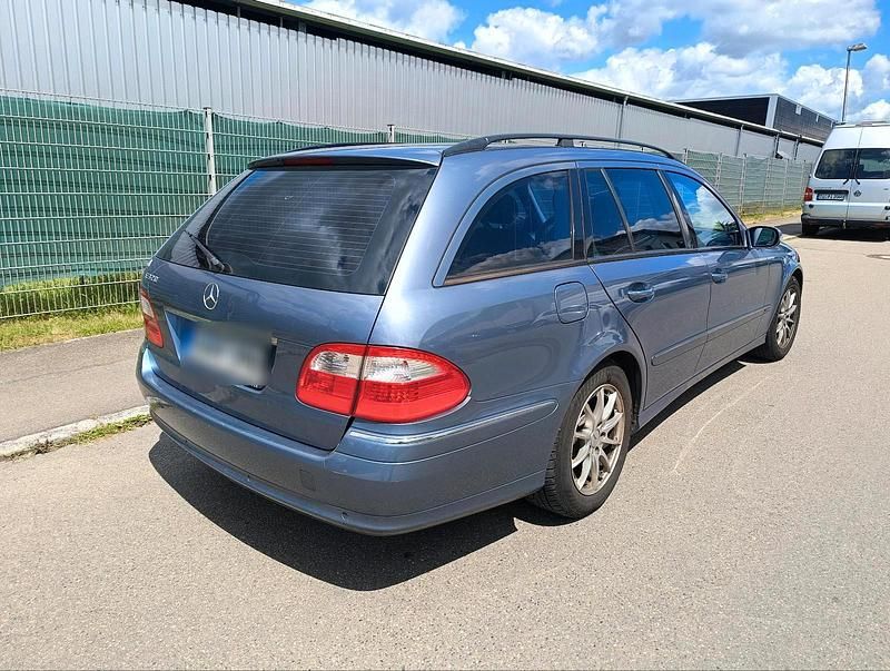 Gebraucht Mercedes E320 224 PS (164 kW) 2004 Blau Kombi