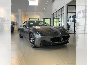 Neu Maserati GranCabrio 491 PS (361 kW) 2026 Grau (grigio maratea) Cabrio