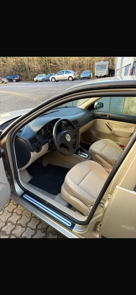 Occasion VW Bora 102 ch (75 kW) 2004 Doré Berline