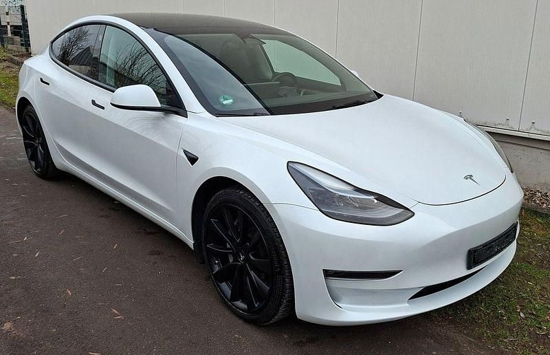 Gebraucht Tesla Model 3 324 kW (441 PS) 2022 Weiß Limousine