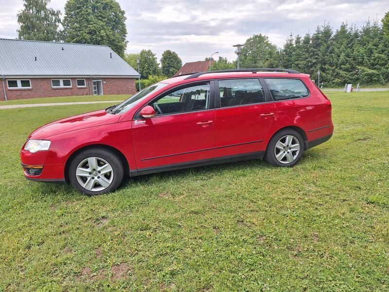 Rot Gebraucht 2010 VW Passat Kombi | 2.999 € (Guter Preis) - Bild 1/4