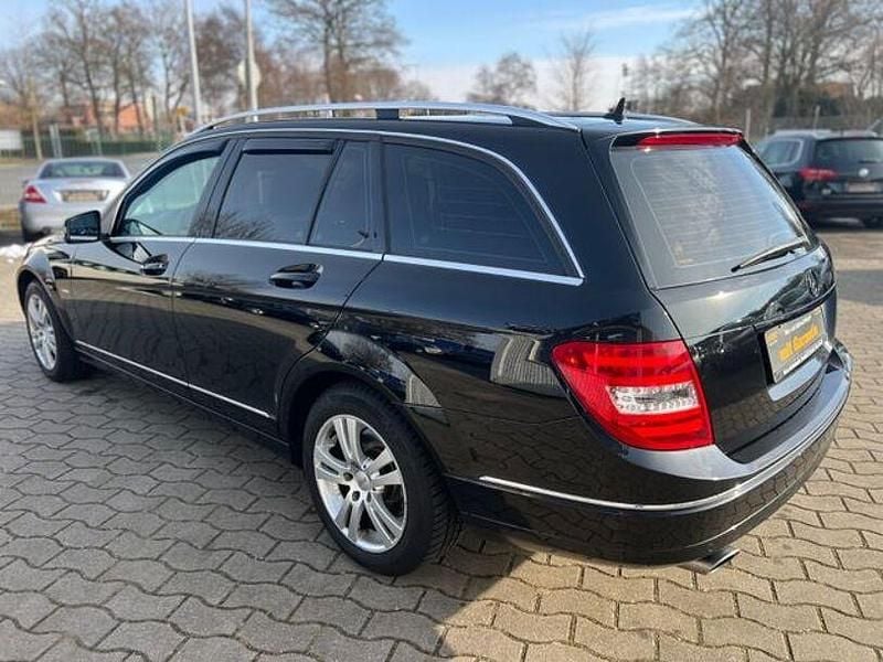 Gebraucht Mercedes C220 176 PS (129 kW) 2007 Schwarz Kombi