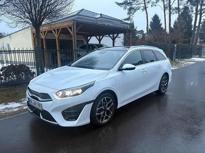 Gebraucht Kia Ceed Sportswagon Platinum 141 PS (103 kW) 2022 Weiß Kombi