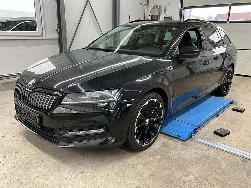 Schwarz Gebraucht 2022 Skoda Superb SportLine Kombi | 29.970 € (Fairer Preis) - Bild 1/2